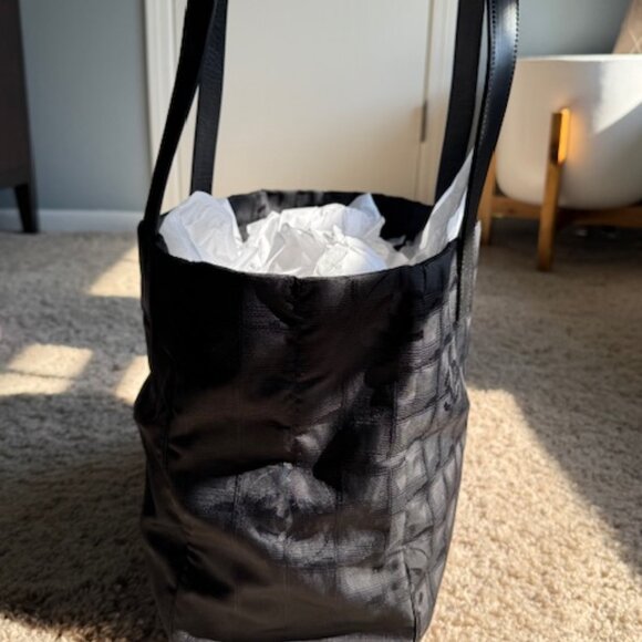 Chanel New Travel Line Tote MM Bag Nylon Jacquard Leather Black - Picture 3 of 16